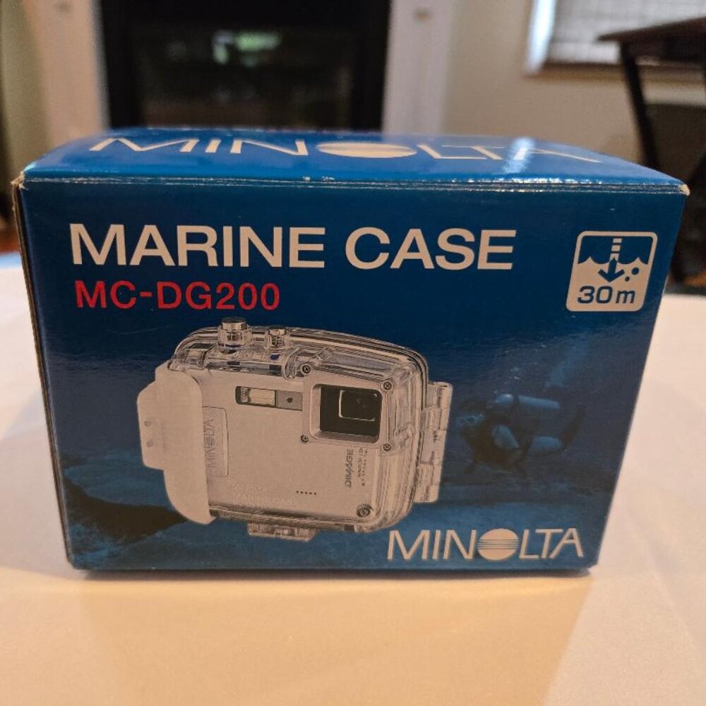 NIB Minolta MC-DG200 Marine Case for Dimage XT Digital Cameras